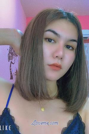 194543 - Chanida Age: 23 - Thailand