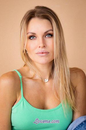 203773 - Alena Age: 33 - Russia