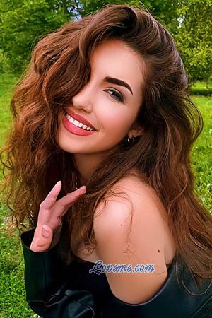 212603 - Anastasiia Age: 22 - Ukraine