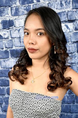 218076 - Liezl Age: 22 - Philippines