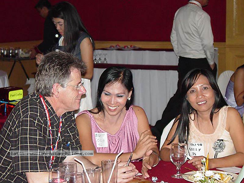 033-filipino-women