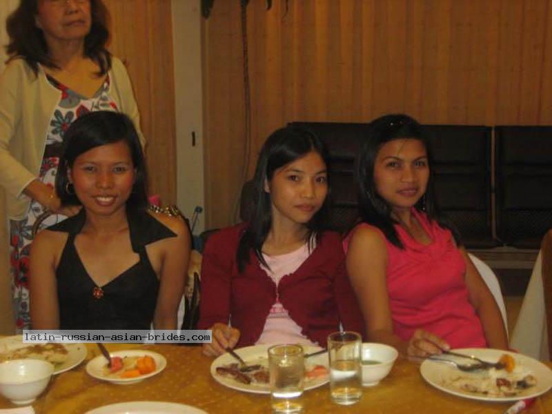 Philippine-Women-8594-1